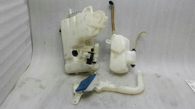 Mercedes-Benz CLS (C219) Mercedes CLS W219 Washer Fluid Reserviors A2118690120 Washer Fluid Reservoir Set Body type: Saloon
Fuel: Petrol