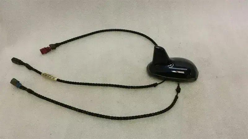 Mercedes-Benz CLS (C219) Mercedes CLS W219 Roof Antenna A2118208575 Roof Antenna GPS Body type: Saloon
Fuel: Petrol