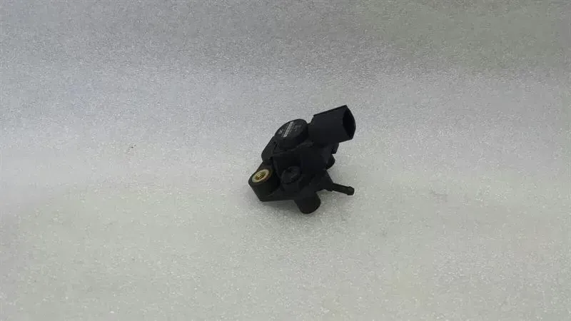 Mercedes-Benz C (W204) Sensor Mercedes E Class W212 Pressure Sensor A00715300...