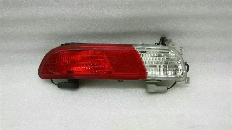 BMW 6 (E63 / E64) BMW 6 series E64 tail light left 7165817 tail light taillight left Body type: Coupe
Fuel: Petrol