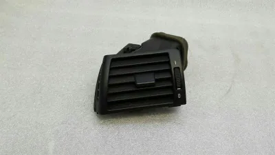 BMW Seria 3 E46 M3 Lewy otwór wentylacyjny 8361897 Kratka wentylacyjna lewa