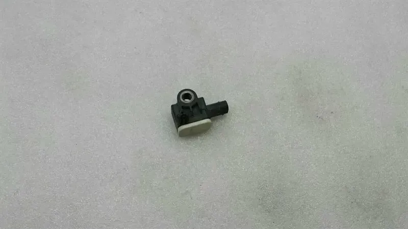Jeep Cherokee (KL) Jeep Cherokee Crash Sensor 56054212AA Impact Sensor SRT8 2013 Body type: SUV
Fuel: Petrol