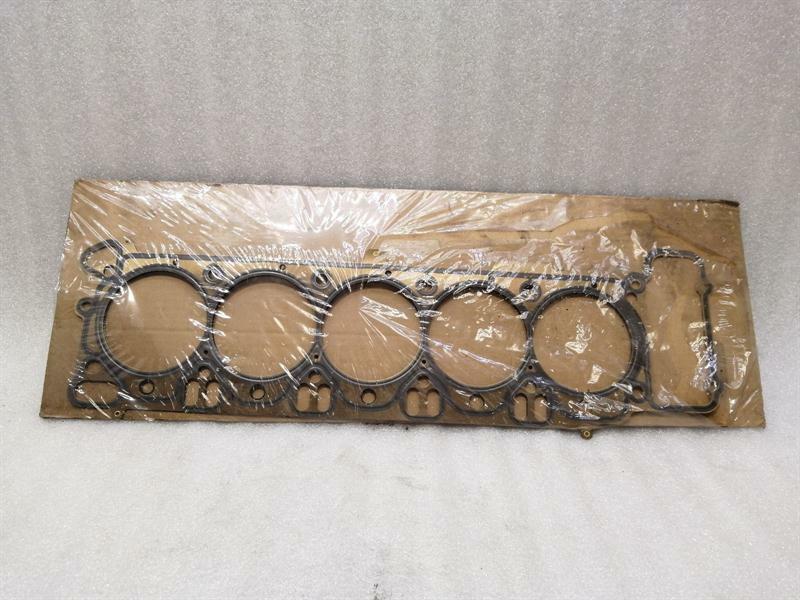 BMW 5 (E60 / E61) BMW 5 Series E60 M5 E63 M6 V10 S85 5.0 Head Gasket 7837460 Cylinder Head Gasket Body type: Saloon
Fuel: Petrol