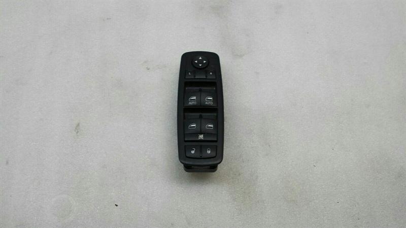 Jeep Cherokee (KL) Jeep Cherokee Main Window Switch 68030823AC Switch Window Regulator 2013 SRT8 Body type: SUV
Fuel: Petrol