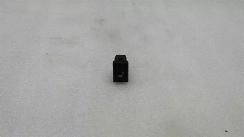 Jeep Cherokee (KL) Jeep Cherokee seat heating switch 4602872AB seat heater switch Body type: SUV
Fuel: Petrol