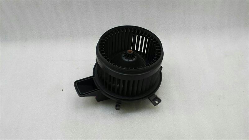Jeep Cherokee (KL) Jeep Cherokee Heater Blower 68079477AB Engine Heater Blower 2013 SRT8 Body type: SUV
Fuel: Petrol