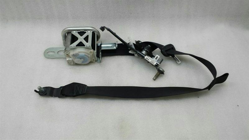 Jeep Cherokee (KL) Jeep Cherokee front seatbelt 1GE04DX9AD seatbelt front right pre safe Body type: SUV
Fuel: Petrol
