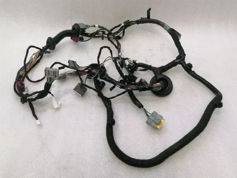 Tesla Model S Tesla Model S 70 Passenger Door Wiring Loom 1004419-00-P Passenger Door Wiring Harness Body type: Saloon
Fuel: ELECTRIC