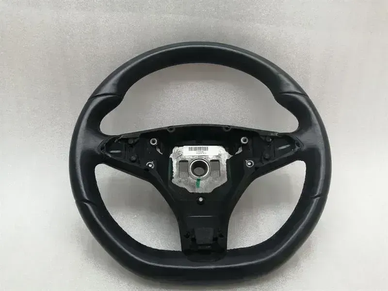 Tesla Model S Tesla Model S 70 Steering Wheel 1005279-00-D Steering Wheel Body type: Saloon
Fuel: ELECTRIC