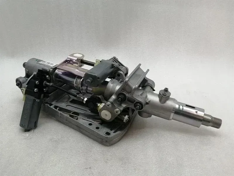 Tesla Model S Tesla Model S 70 Steering Column 1013033-00-A Steering Column Body type: Saloon
Fuel: ELECTRIC
