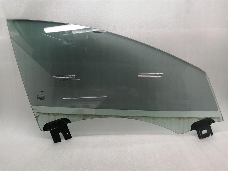 Tesla Model S Tesla Model S 70 Right Front Door Glass 6006647-00-E Front Right Door Glass Body type: Saloon
Fuel: ELECTRIC