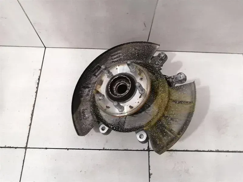 Tesla Model S Left Rear Hub Tesla Model S 70 Left Rear Hub 1042506-00-B Whe...