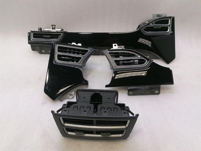 Tesla Model S Tesla Model S 70 Air Vent Set 1023269-00-B RIGHT HANDLE RHD Body type: Saloon
Fuel: ELECTRIC