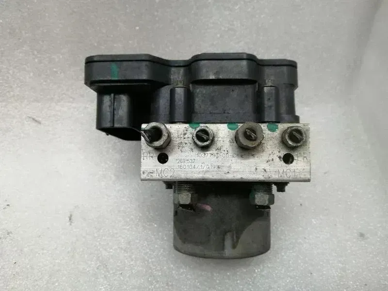 Tesla Model S A.B.S Pump Tesla Model S 70 A.B.S Pump 1037797-00-C ABS Pu...