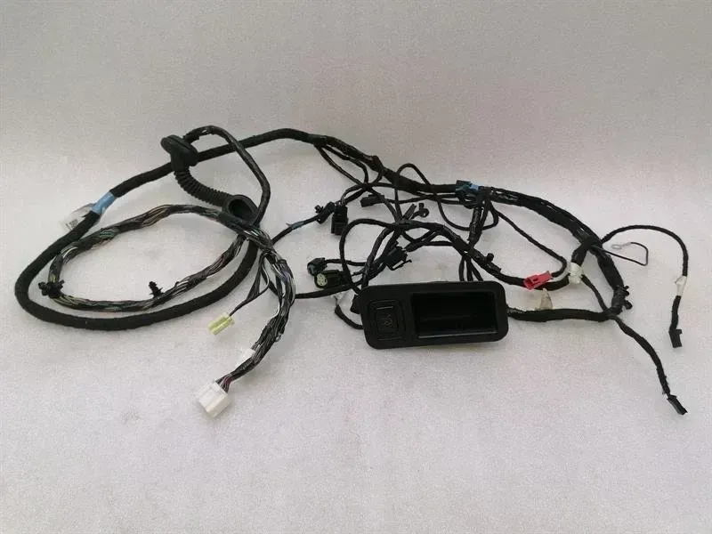 Tesla Model S Tesla Model S 70 Lift Gate Wiring Loom 1004428-90-P Tailgate Wiring Harness Body type: Saloon
Fuel: ELECTRIC
