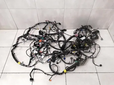 TESLA MODEL S 70 MAIN BODY WIRING LOOM 1026643-90-G HÖGERDRIVNING RHD 2015