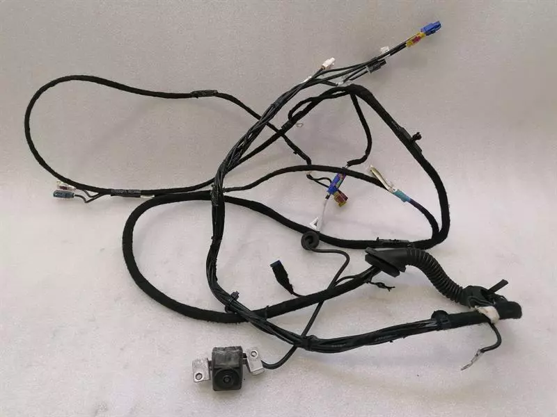 Tesla Model S Tesla Model S 70 Rear View Camera Wiring 1006773-00-F Harness Rear View Camera Body type: Saloon
Fuel: ELECTRIC