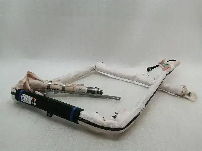 Tesla Model S Tesla Model S 70 Roof Curtain Module Left 1005261-00-D Roof Module Left Body type: Saloon
Fuel: ELECTRIC