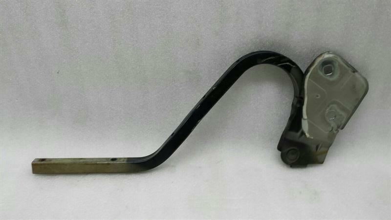 Mini One, Cooper (R50 / R52 / R53) 2001-2008 Mini Cooper S R53 Bonnet Hinge LHS 7037433 Hood Hinge Left Hand
