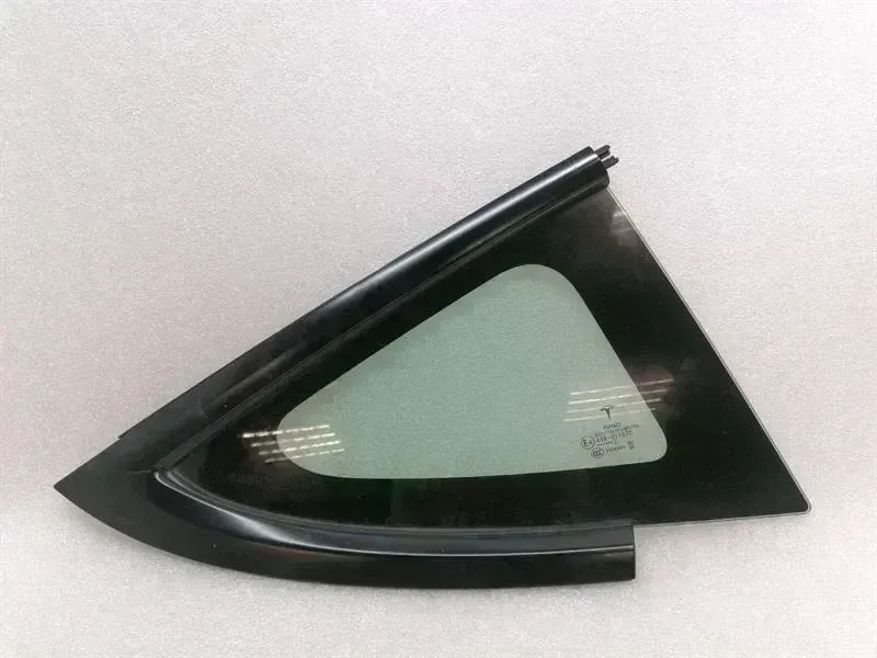 Tesla Model 3 Right Rear 1/4 Glass Tesla Model 3 Right Rear Quarter Glass 1514979-...
