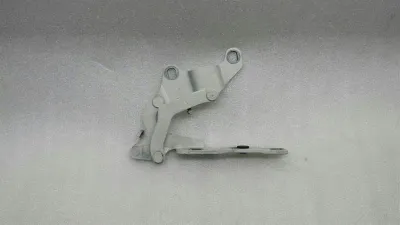 BMW 1. sērijas E81 motora pārsega eņģe RHS 7060560 pārsega eņģe pa labi