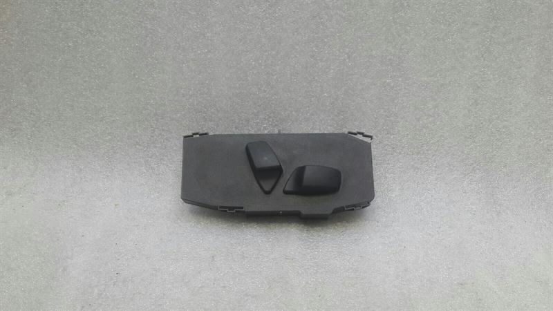 BMW 3 (E90 / E91 / E92 / E93) BMW 3 Series E92 LCI Coupe Right Seat Switch 6954130 Seat Right Switch