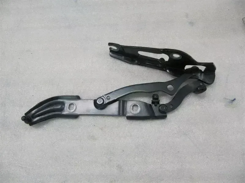 BMW 3 (E90 / E91 / E92 / E93) BMW 3 Series E90 E92 Boot Hinge Left 41627210675 7060627 Tailgate Hinge Left Body type: Coupe
Fuel: Diesel