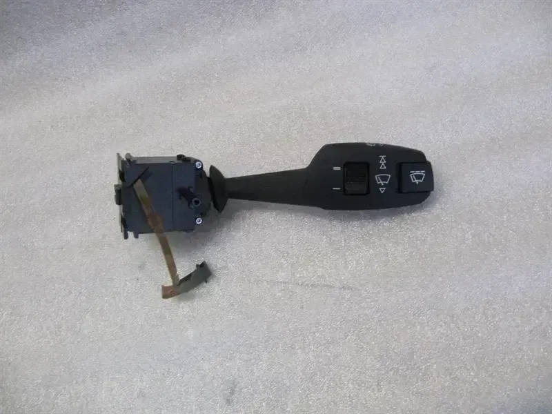 BMW 3 (E90 / E91 / E92 / E93) BMW 3 Series E92 LCI Coupe Switch 01208194 Switch Body type: Coupe
Fuel: Diesel