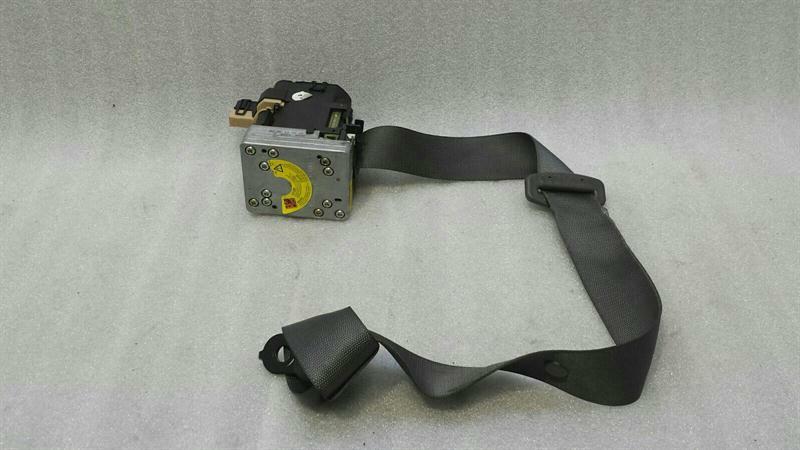 Mercedes-Benz A (W168) Mercedes SL R230 right front seat belt A2308600285 seat belt belt front RE Body type: Convertible
Fuel: Petrol