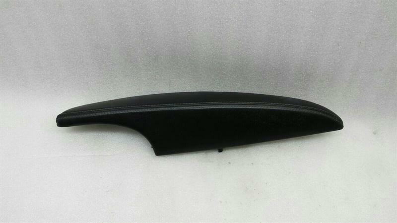Maserati GranTurismo / GranCabrio MASERATI GRANTURISMO S left soft pad 69913600 armrest left Body type: Coupe
Fuel: Petrol
