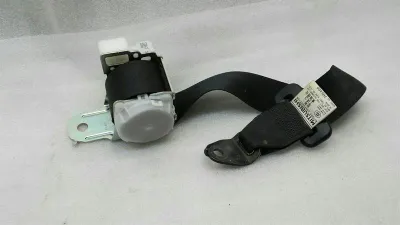 MITSUBISHI Lancer X Sicherheitsgurt Hinten Mitte 7000A988 Sicherheitsgurt Hinten