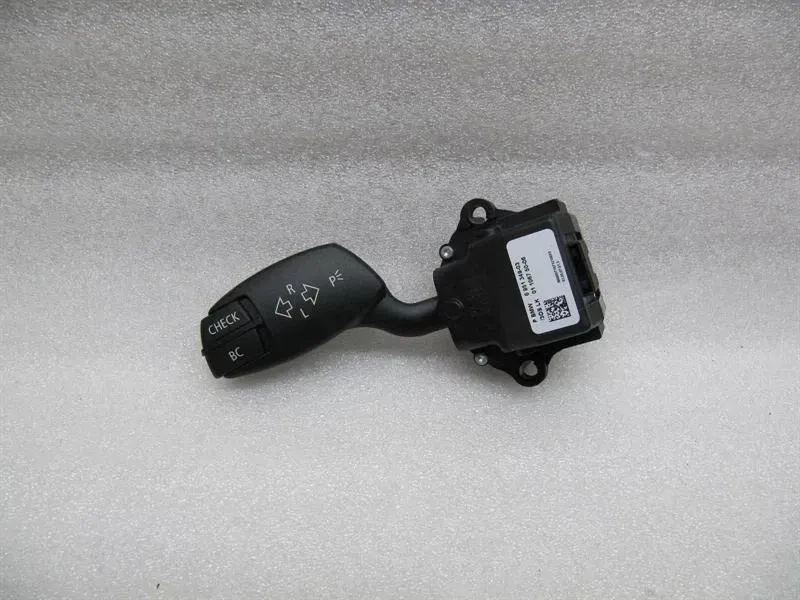 BMW 6 (E63 / E64) BMW 6 Series E63 Turn Signal Switch 6951349 Indicator Switch Body type: Coupe
Fuel: Petrol
