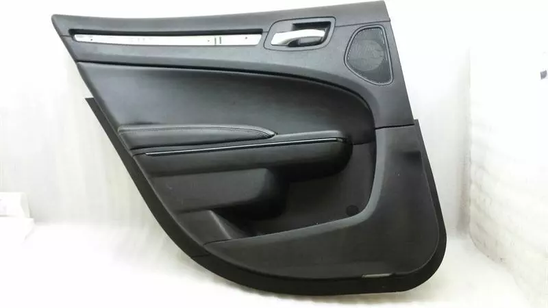 Chrysler 300C CHRYSLER 300C Door Card Rear 1JR49DX9AM Door Trim Rear Left SRT8 2012 Body type: Saloon
Fuel: Petrol