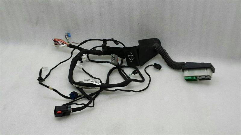 Chrysler 300C 2012 Chrysler 300C Front Left Door Wiring 68084153AC Door Wiring Harness Front Left Body type: Saloon
Fuel: Petrol