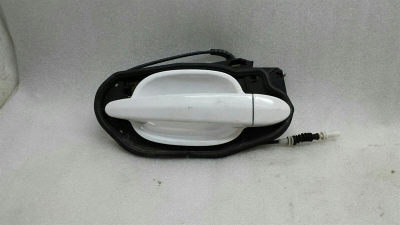 BMW 6 (E63 / E64) BMW 6 Series E63 door handle 51217008887 door handle right handle RHD left Body type: Coupe
Fuel: Petrol