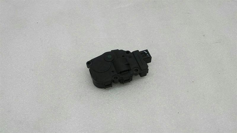 BMW 1 (E81 / E82 / E87 / E88) BMW 1 Series F20 Vent Flap Engine 64119231884 Servo Motor Body type: Hatchback
Fuel: Unknown
