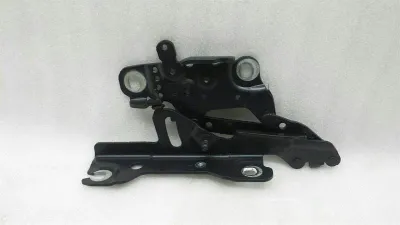 BMW Seria 1 F20 F21 Zawias maski lewy 13989610 Zawias maski lewy