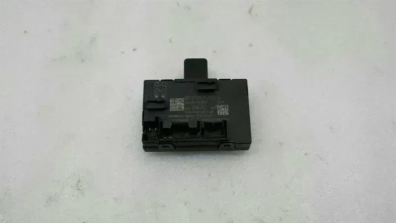 Audi A4 (B8) Audi A4 8K door control unit rear 8K0959795G rear door control modules Body type: Estate
Fuel: Diesel