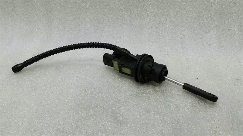 Audi A4 (B8) Audi A4 8K Clutch Master Cylinder 8K2721401A clutch cylinder generator cylinder Body type: Estate
Fuel: Diesel