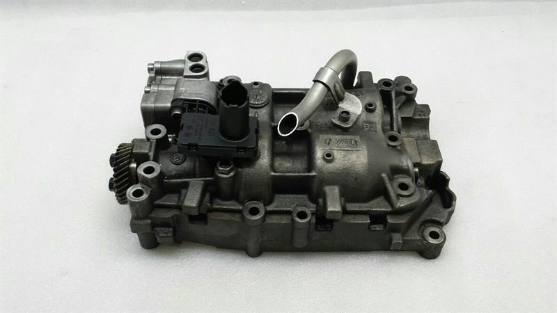 Audi A4 (B8) Audi A4 8K oil pump 03L103537 oil pump 2.0TDI Body type: Estate
Fuel: Diesel