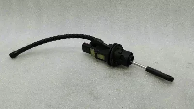 Audi A4 8K Clutch Master Cylinder 8K2721401A kopplingscylinder generator cylinder