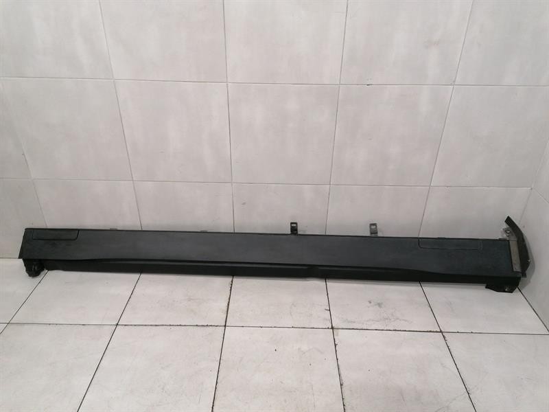 Jaguar I-Pace 2018-2024 Jaguar i-PACE X590 EV400 side skirt T4K16260 side sills right defect