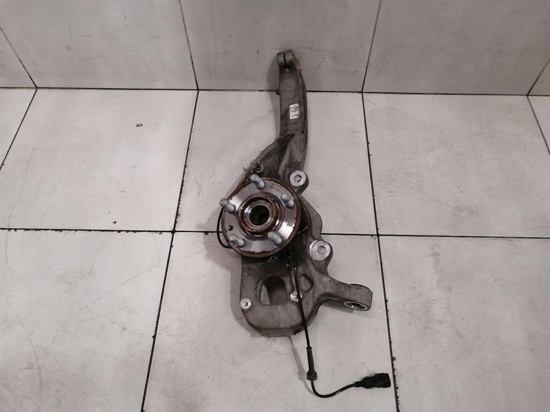 Jaguar I-Pace 2018-2024 JAGUAR i-PACE X590 EV400 Left Front Hub J9D3-3K186-BC Front Wheel Bearing Housing