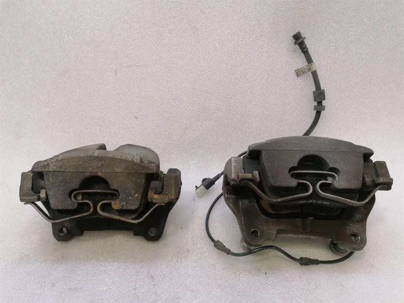 Jaguar I-Pace 2018-2024 JAGUAR i-PACE X590 EV400 FRONT BRAKE CALIPER SET T2H7446 FRONT BRAKE CALIPER SET