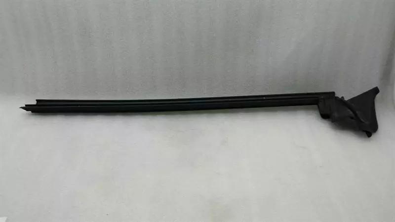 Mercedes-Benz CLA (C117) Mercedes CLA W117 front right door seal A1177250265 door seals front right Body type: Saloon
Fuel: Petrol