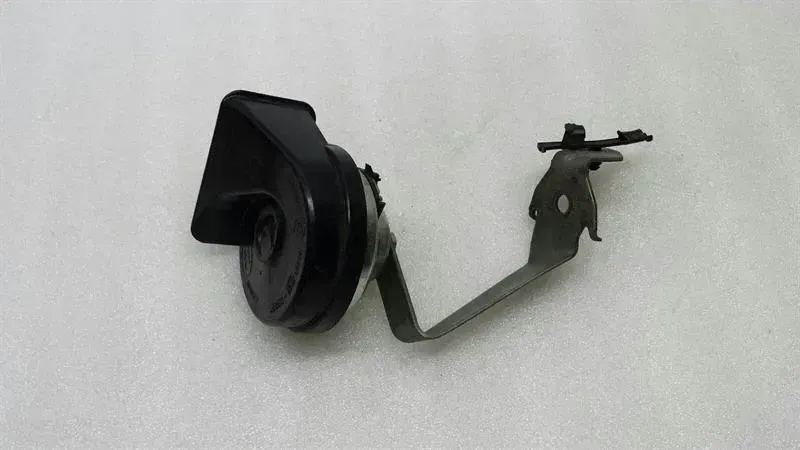Volkswagen Passat (B7) звуковой сигнал VW Passat horn 3C0951223D horn 2010 2.0 TDI 3C0...