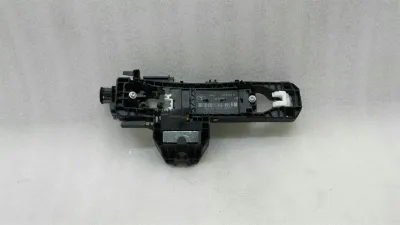 Mercedes CLA W117 RRH handtagshållare A2047602734 dörrhandtagshållare bak höger