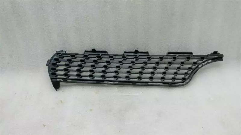 Mercedes-Benz CLA (C117) Mercedes CLA W117 Front Left Grille A1178880760 Front Left Grille Body type: Saloon
Fuel: Petrol