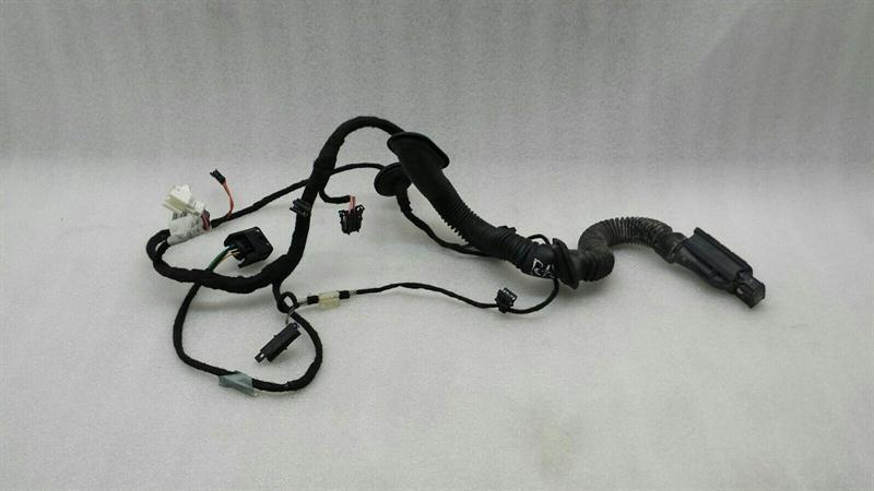 Mercedes-Benz CLA (C117) Mercedes CLA W117 rear right door wiring A1175406709 door wiring harness rear right Body type: Saloon
Fuel: Petrol