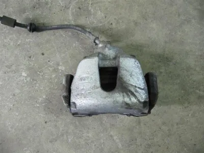 Volvo S40 V50 zacisk przedni prawy 36000484 36000481 zacisk przedni prawy